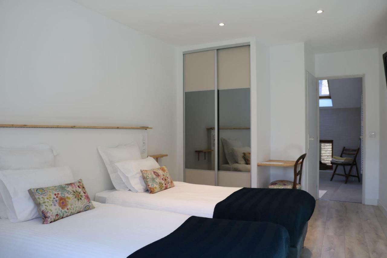 Bed and Breakfast Au Coeur De Nuits Exterior foto